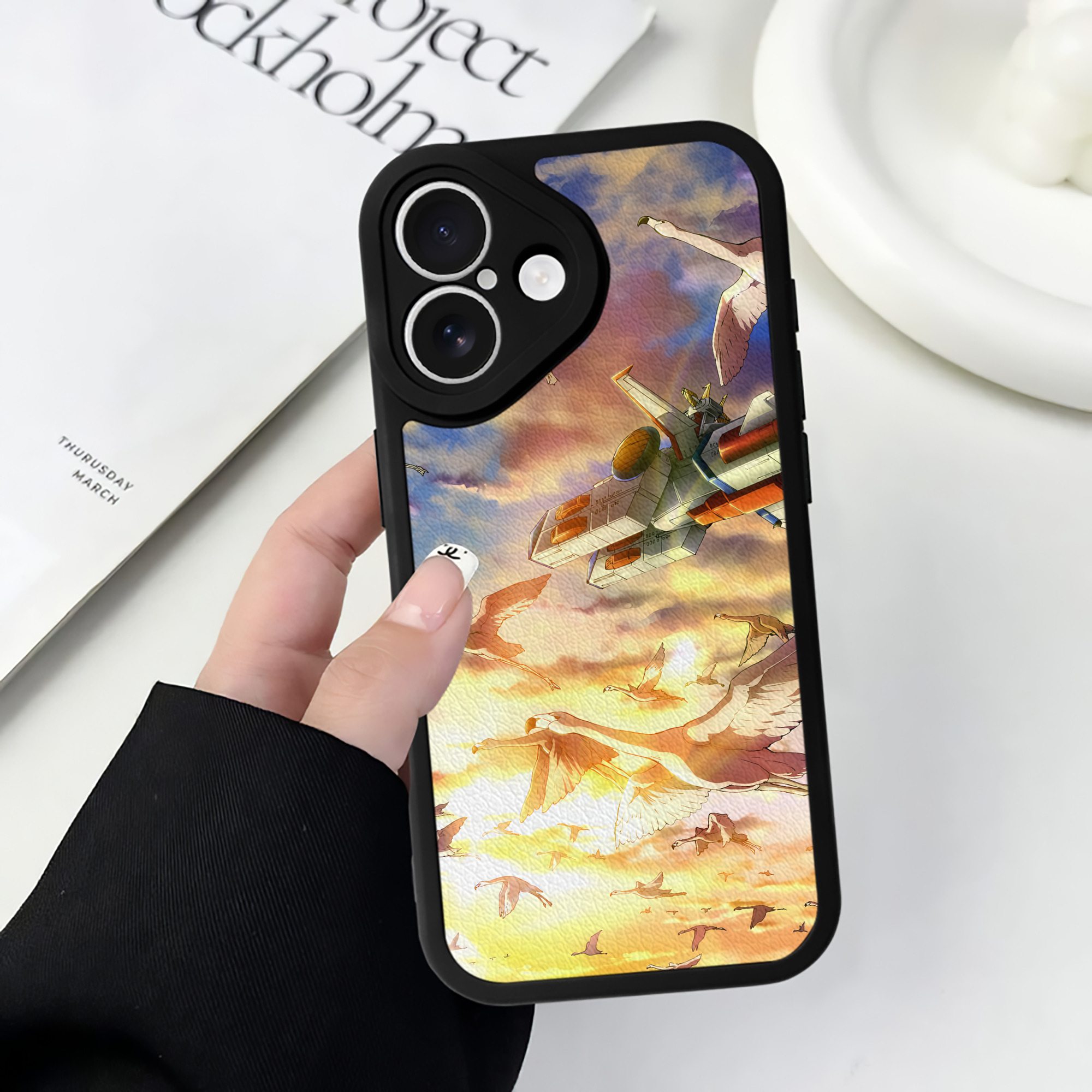 （画像用） 機動戦士ガンダム Mobile Suit Gundam 【iPhone 16シリーズ対応】シリコンスマホケース（レザー調） 材質：シリコン